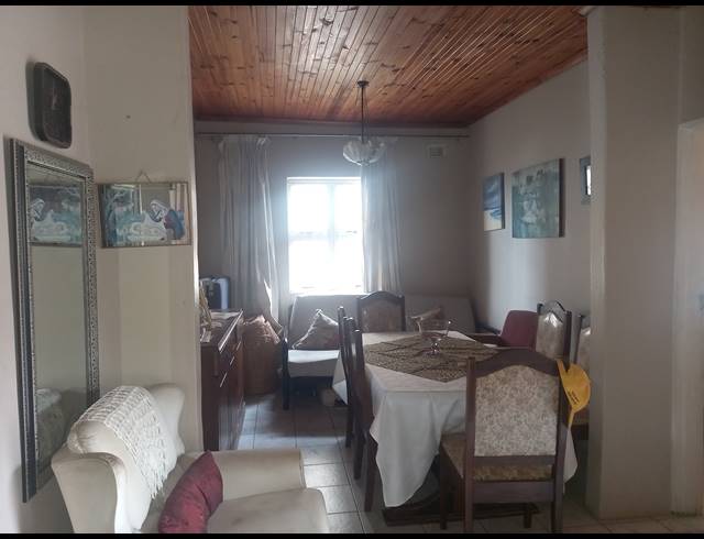 3 BEDROOM HOUSE FOR SALE IN UMLAZI BB